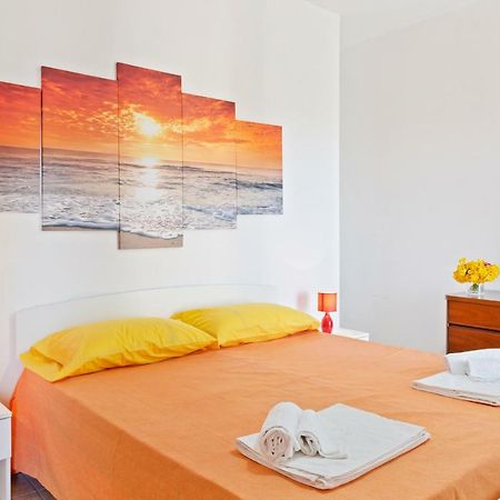 Focallo Seaside Holiday Flat ซานตามาเรีย เดล โฟกัลโล ภายนอก รูปภาพ