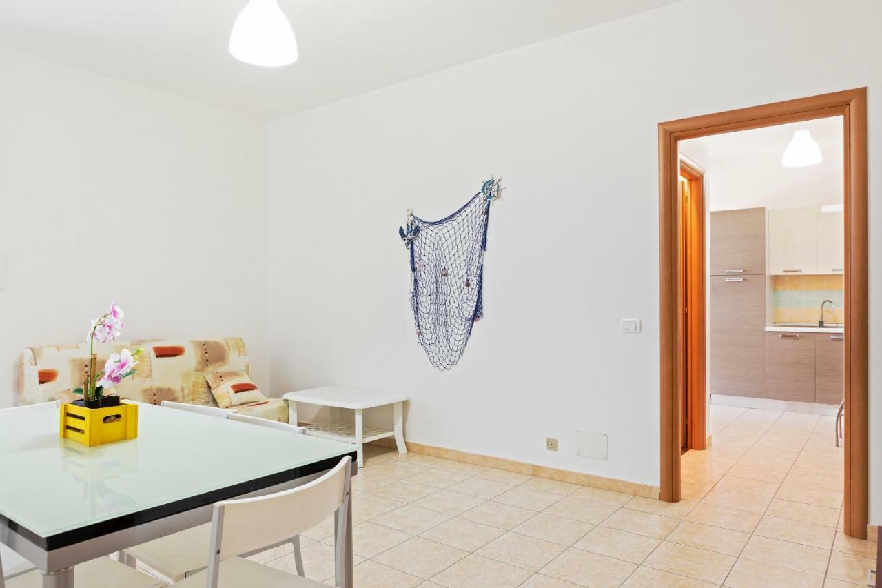 Focallo Seaside Holiday Flat ซานตามาเรีย เดล โฟกัลโล ภายนอก รูปภาพ