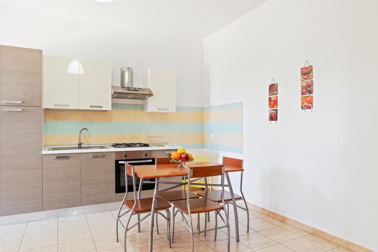 Focallo Seaside Holiday Flat ซานตามาเรีย เดล โฟกัลโล ภายนอก รูปภาพ