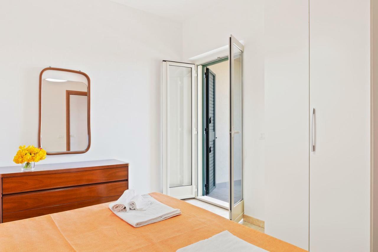 Focallo Seaside Holiday Flat ซานตามาเรีย เดล โฟกัลโล ภายนอก รูปภาพ